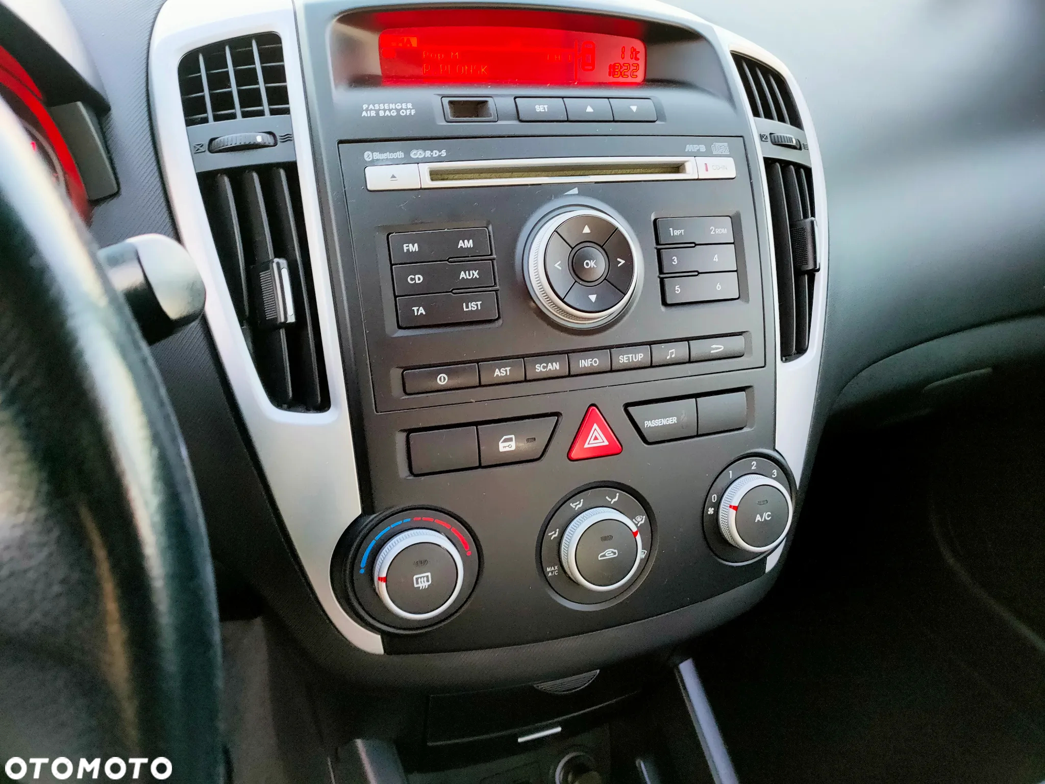 Kia Ceed 1.4 CVVT Attract - 24