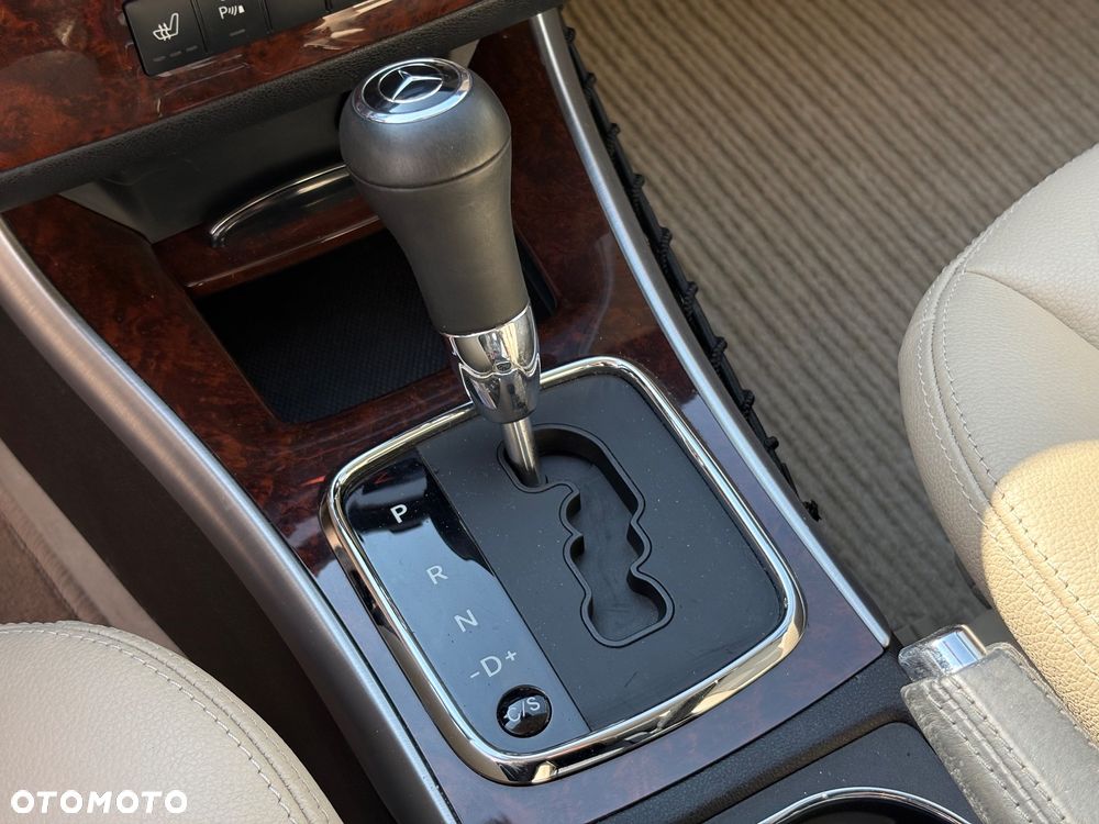 Mercedes-Benz Klasa B 200 Autotronic Special Edition - 24