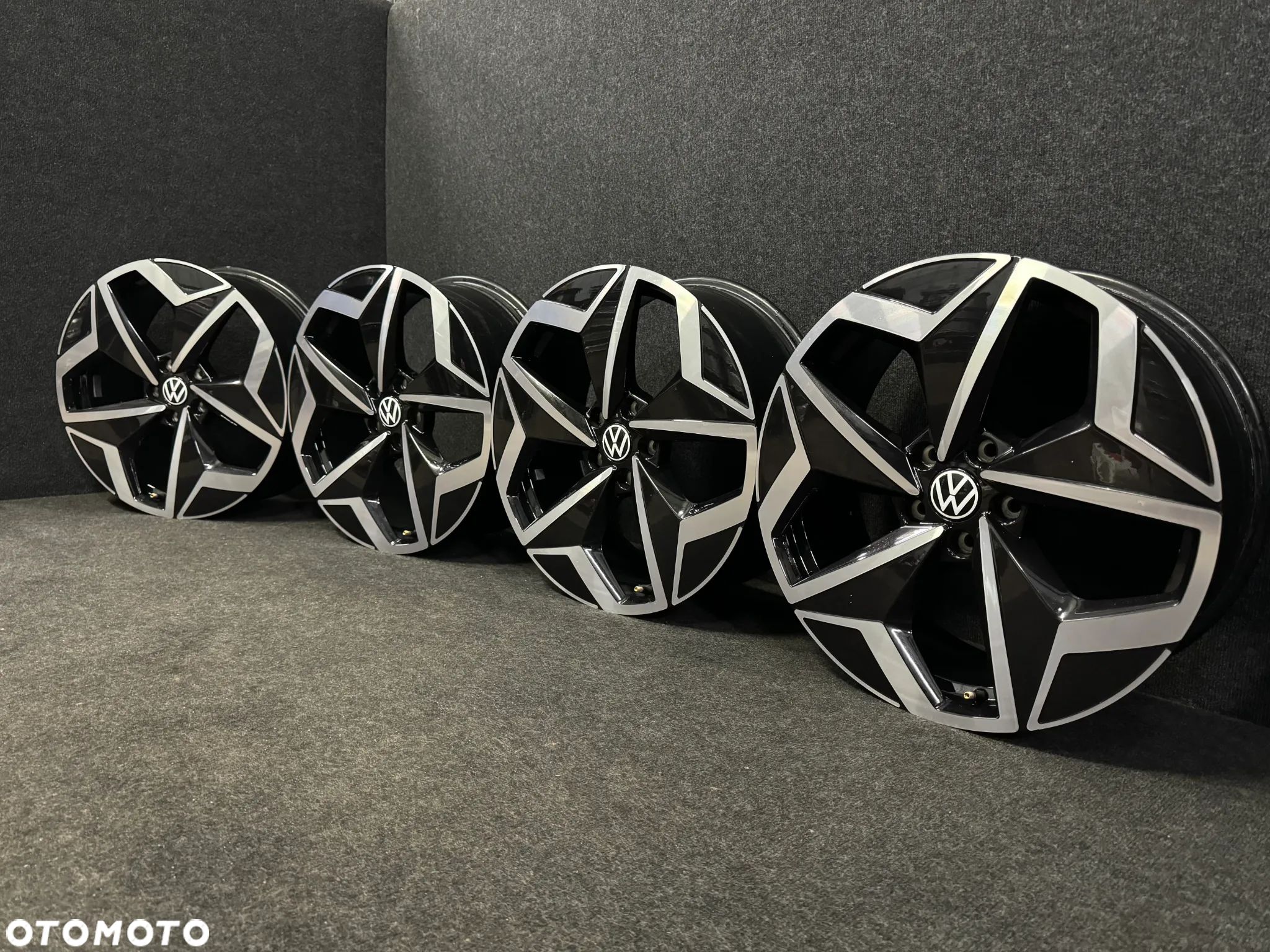 Alufelgi VW ID.3, Golf 7, 8, Touran, Skoda Octavia III, IV 19 cali 5x112 4szt. Ładne! - 1