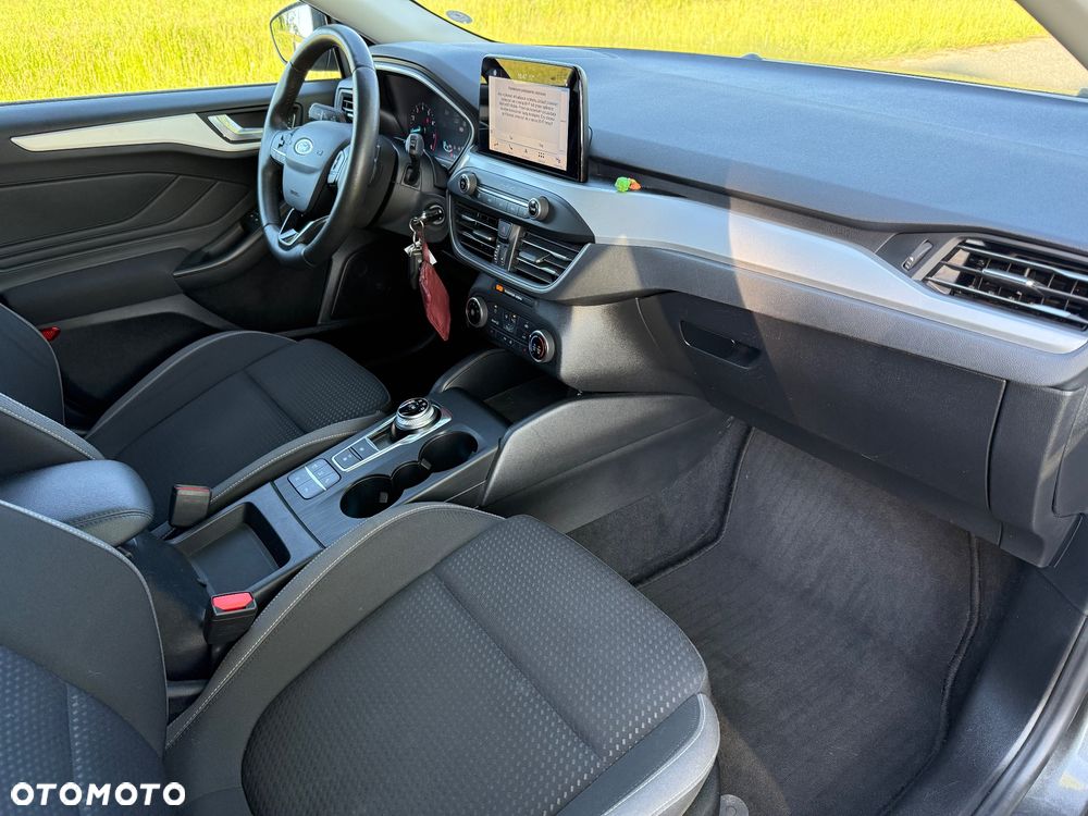 Ford Focus 1.0 EcoBoost Titanium - 28