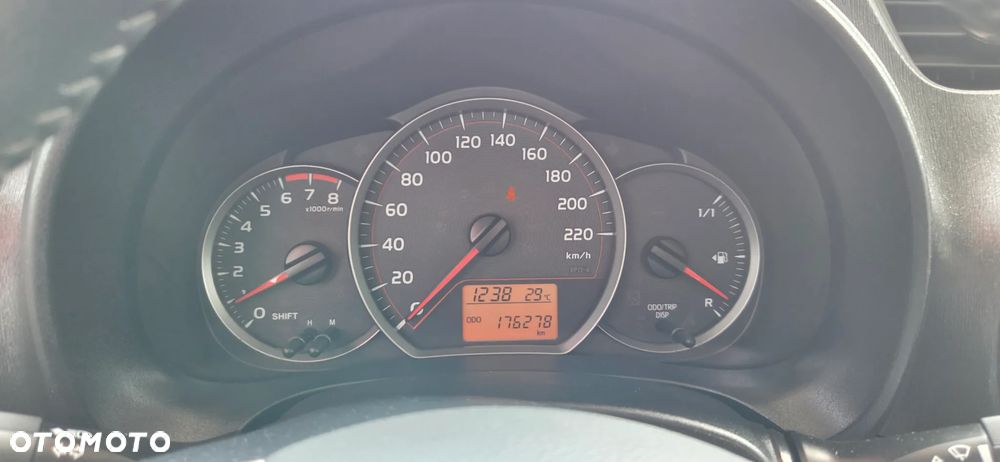 Toyota Yaris 1.33 VVT-i Executive - 25