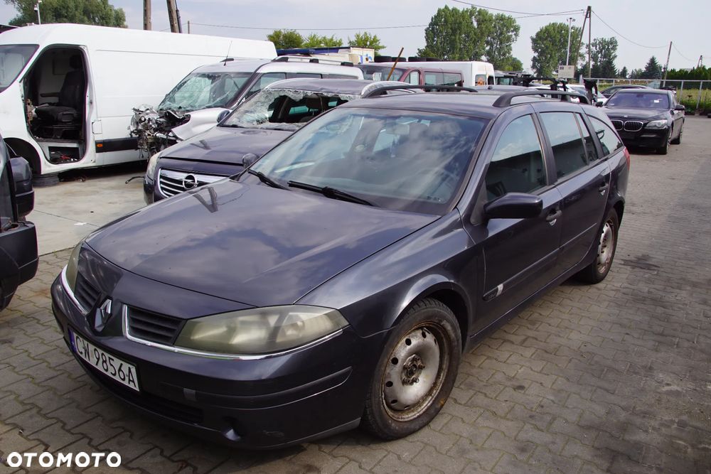 Auto na części - Renault Laguna II Lift 1.9 DCI 110 KM F9Q674 PK6068 TEB66 2005R Silnik Skrzynia Drzwi Maska Błotnik Zderzak Klapa Lampa Lusterko Klamka Szyba Deska Kokpit Sterownik Moduł Czujnik Licznik Wyświetlacz Panel Kierownica - 9