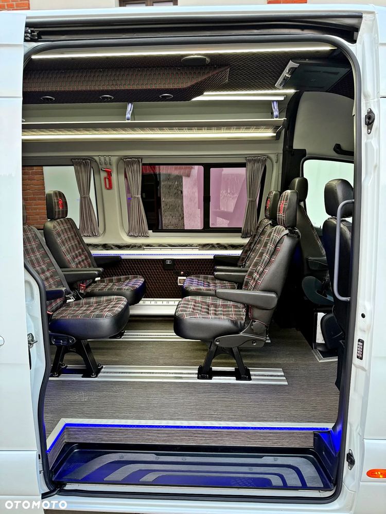 Mercedes-Benz Sprinter 907.235 - 23