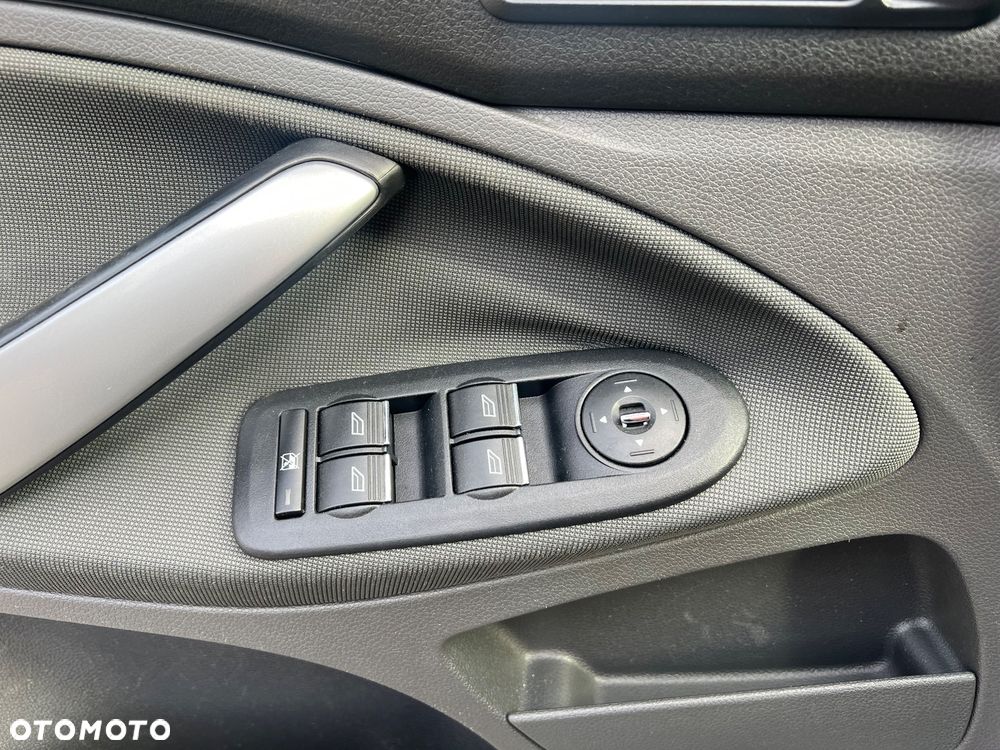 Ford Kuga 2.0 TDCi 2x4 Trend - 18