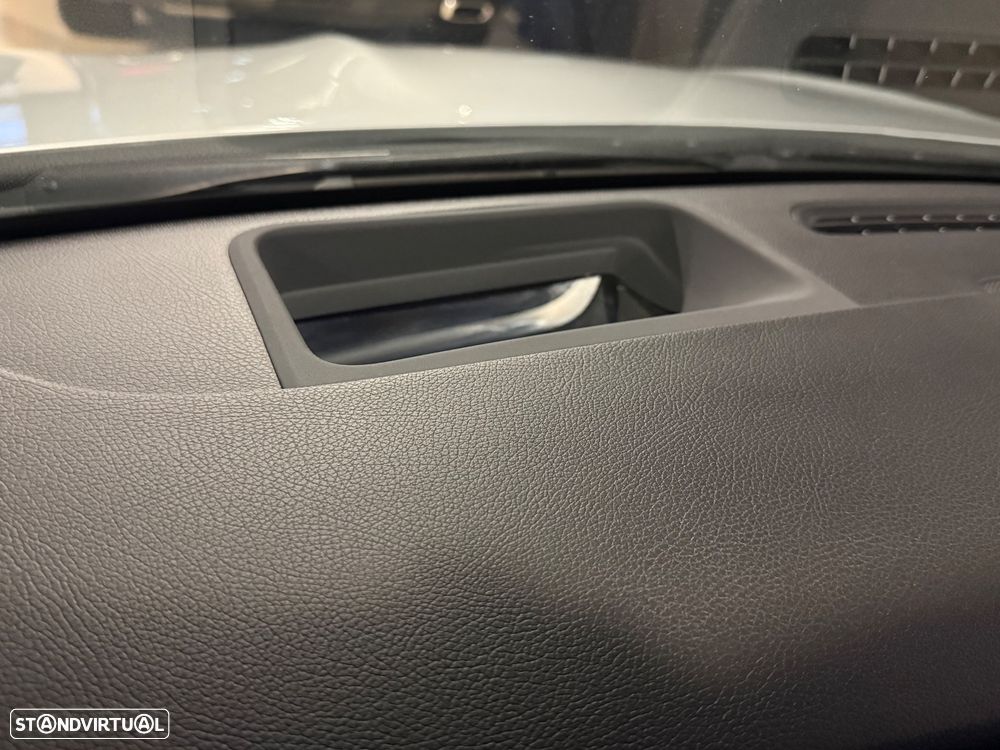 Mercedes-Benz A 250 e 8G-DCT AMG Line - 32