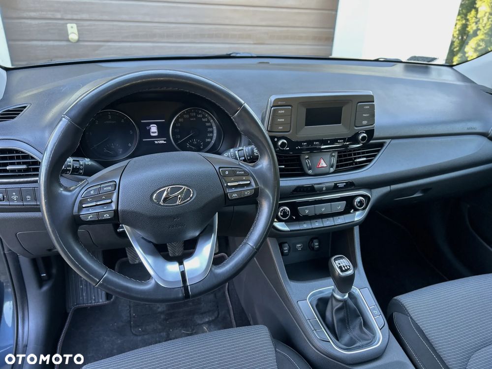 Hyundai i30 1.6 D Comfort - 27
