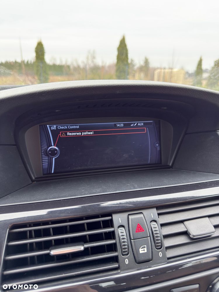 BMW Seria 5 525d xDrive - 14