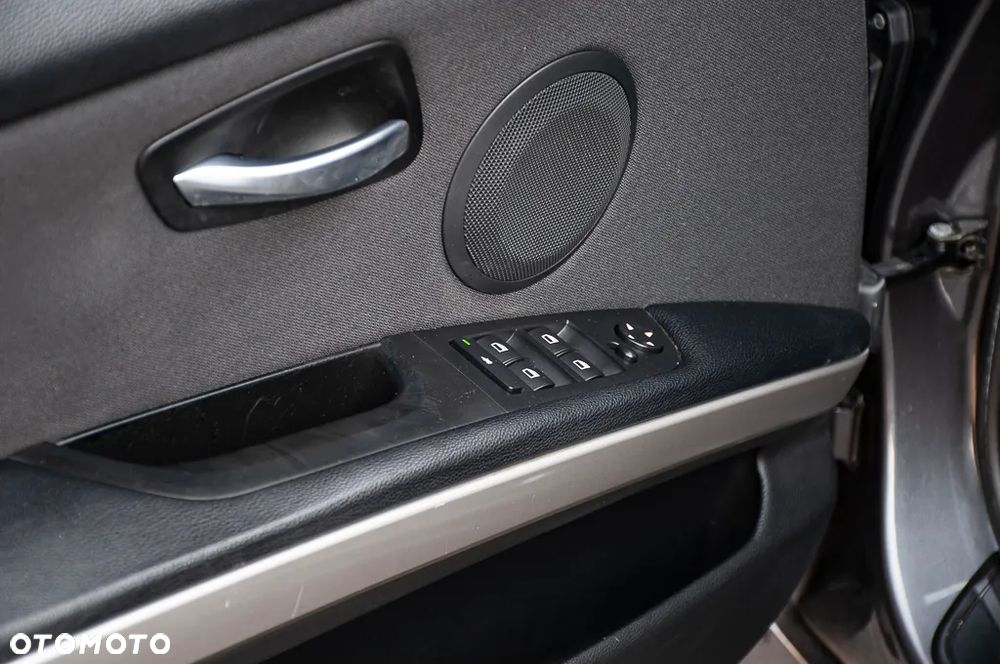 BMW Seria 3 - 36