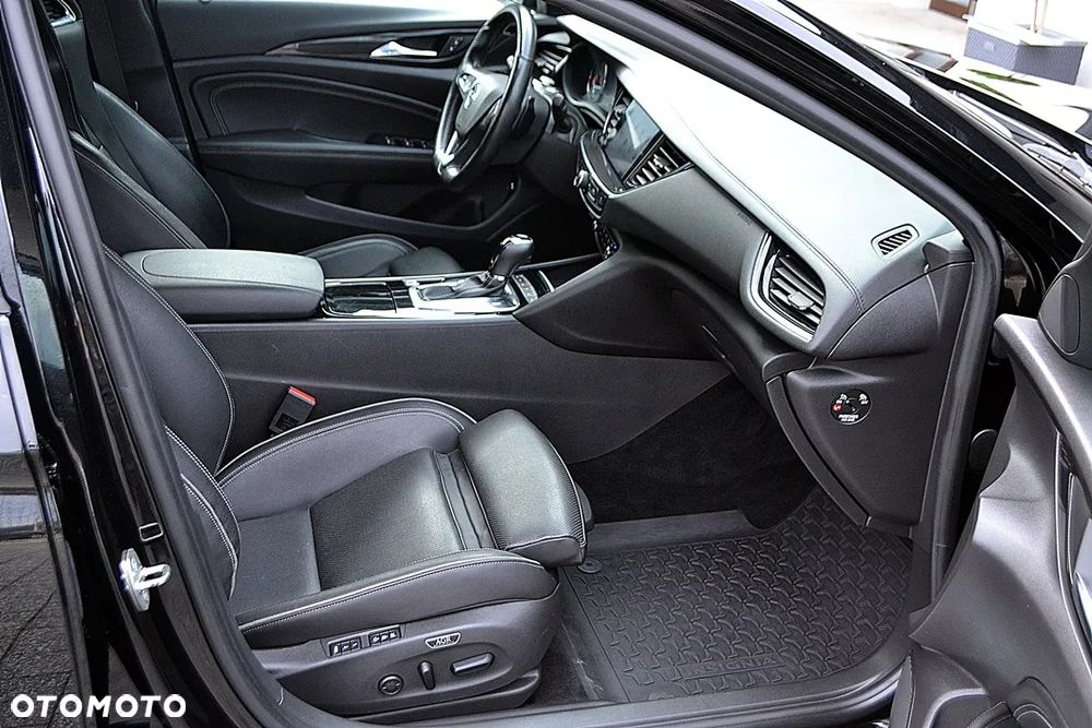 Opel Insignia 2.0 BiTurbo 4x4 GSI - 24