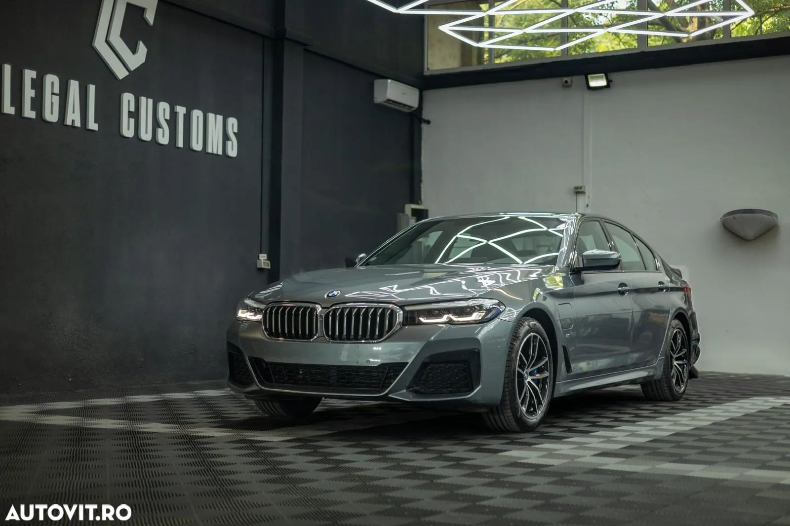 BMW Seria 5 530e xDrive AT PHEV - 1