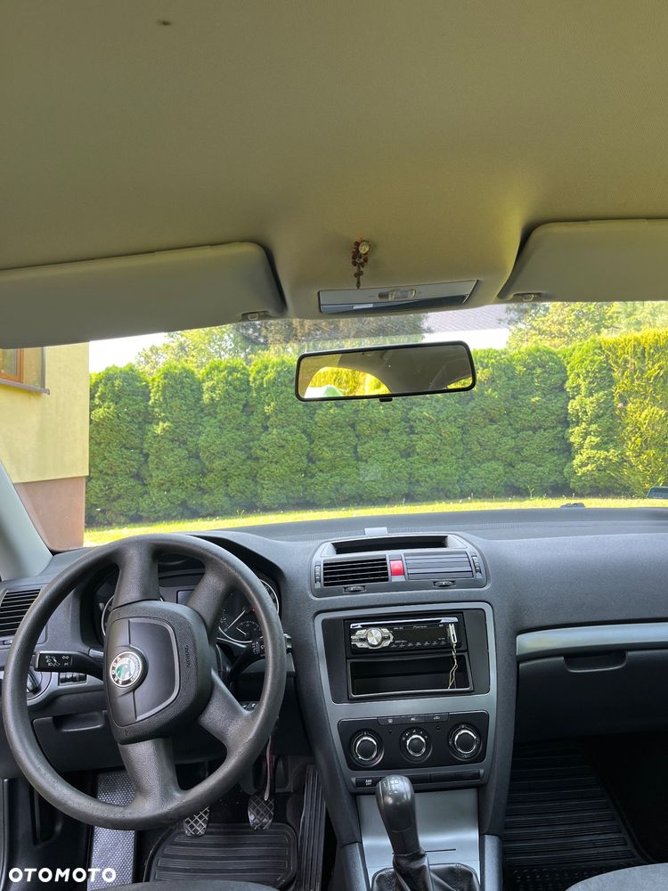 Skoda Octavia 1.6 Tour - 6