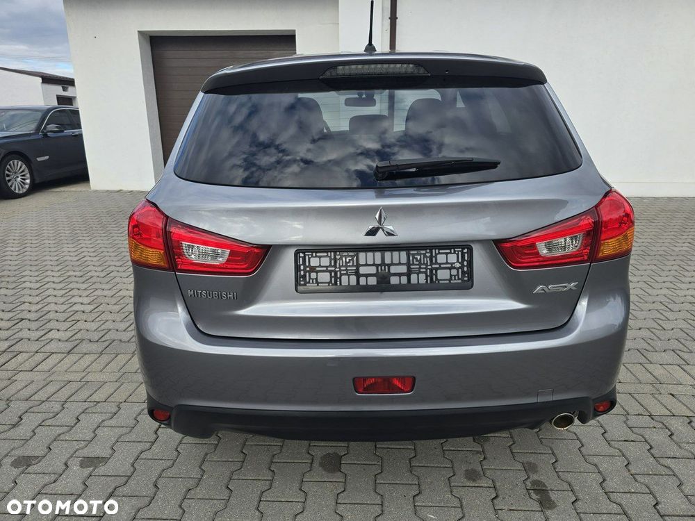 Mitsubishi ASX - 10