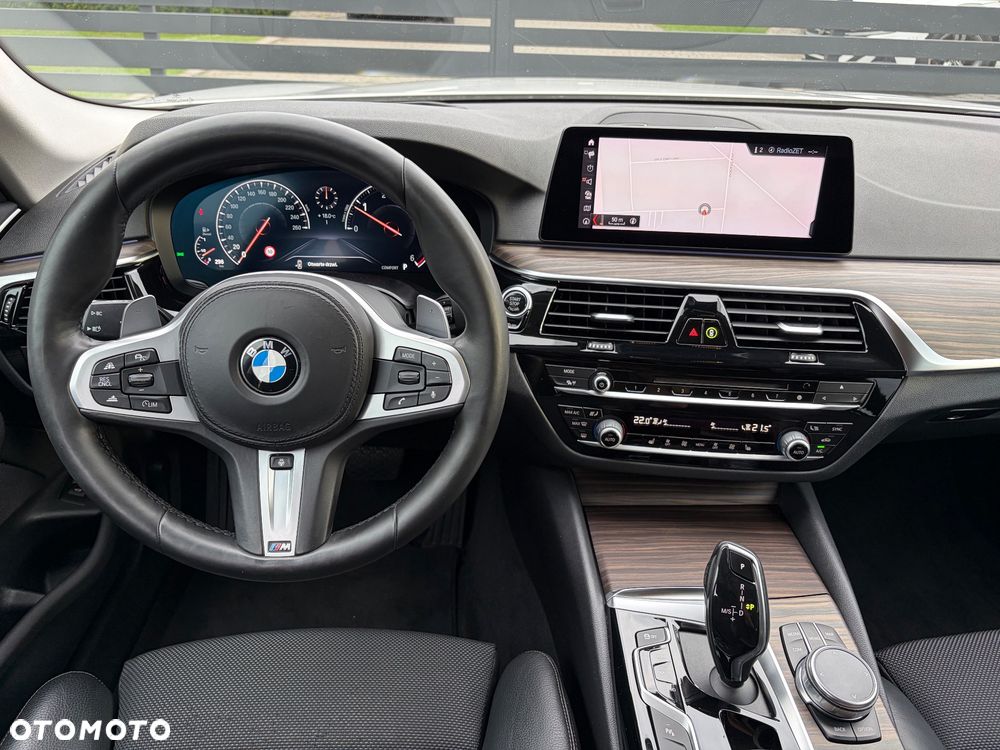 BMW Seria 5 525d Sport-Aut Luxury Line - 24