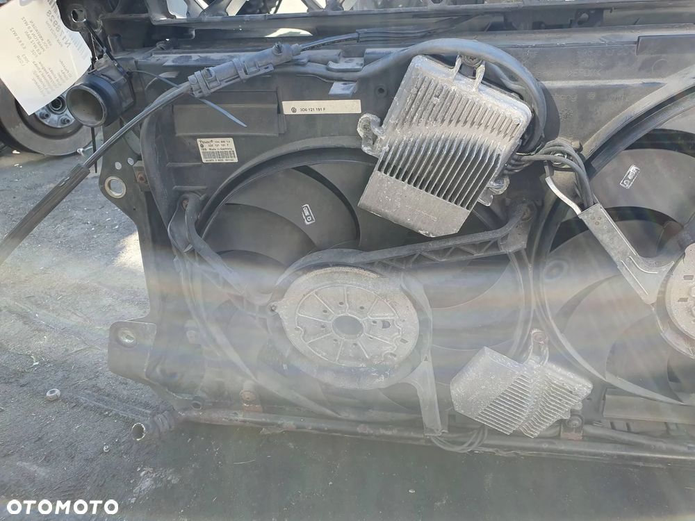 LG9R Volkswagen Phaeton 6.0 W12 2003 Pas przedni - 3