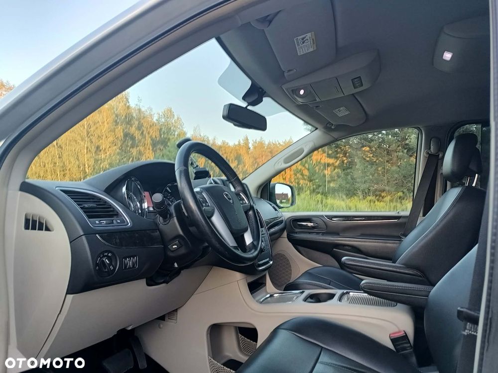 Lancia Voyager 2.8CRD Gold - 9