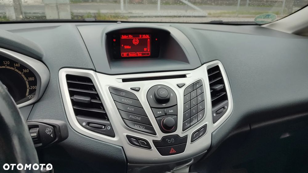Ford Fiesta 1.25 Titanium - 32