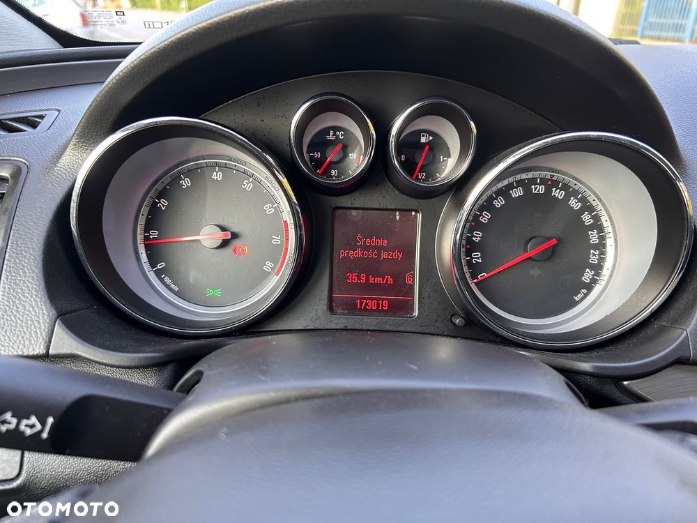 Opel Insignia 1.6 - 24