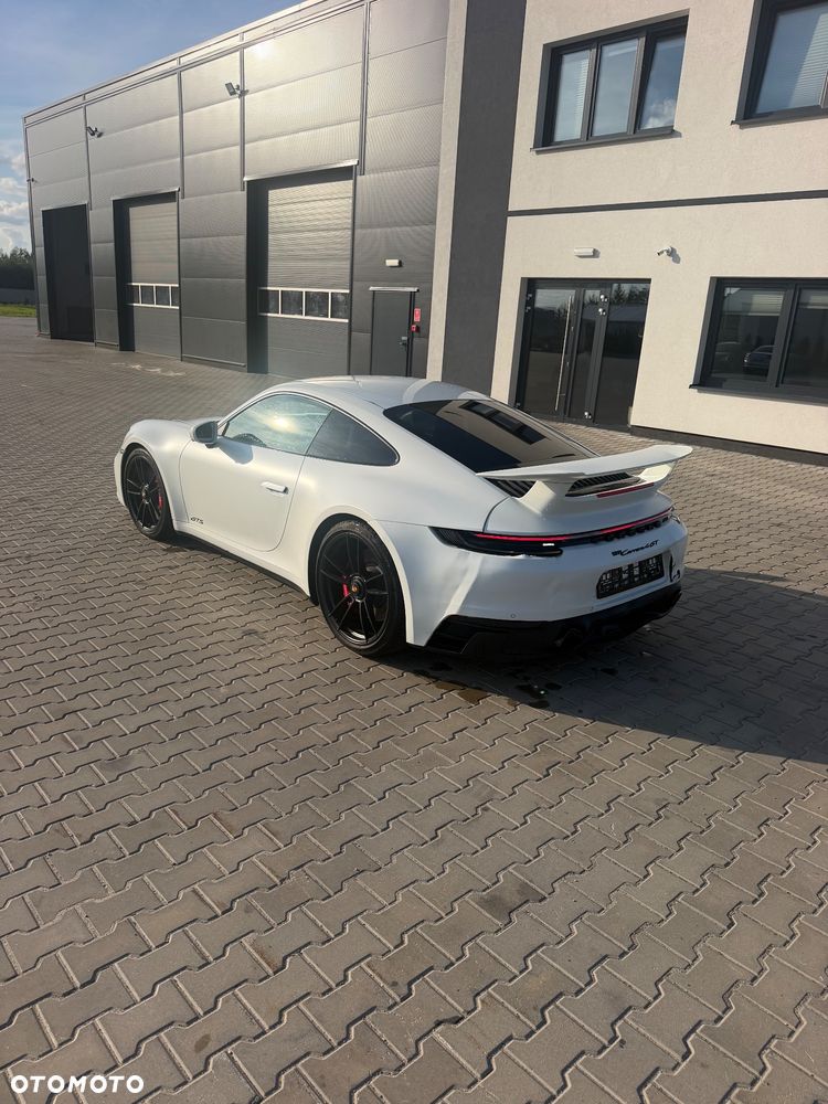 Porsche 911 Carrera 4 GTS - 6