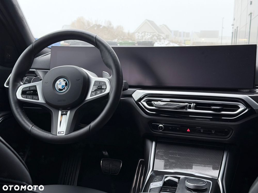 BMW Seria 3 330e PHEV M Sport - 29