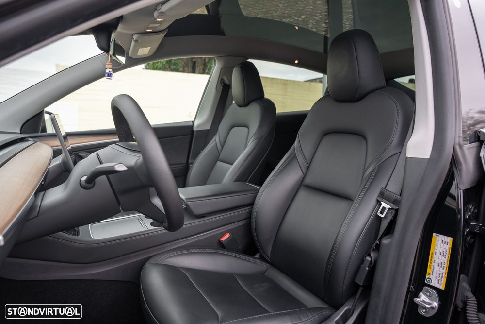 Tesla Model Y Long Range Dual Motor AWD - 4