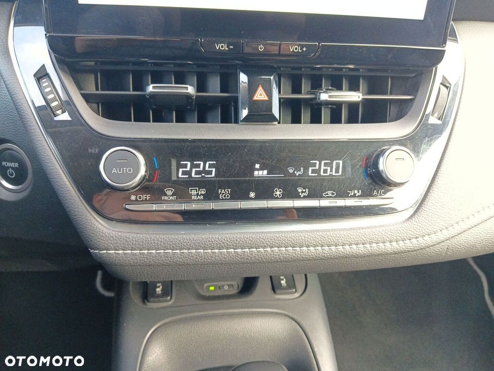 Toyota Corolla 1.8 Hybrid Style - 17