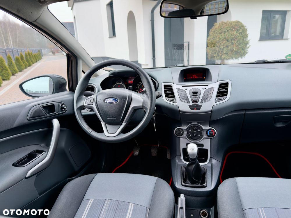 Ford Fiesta - 25