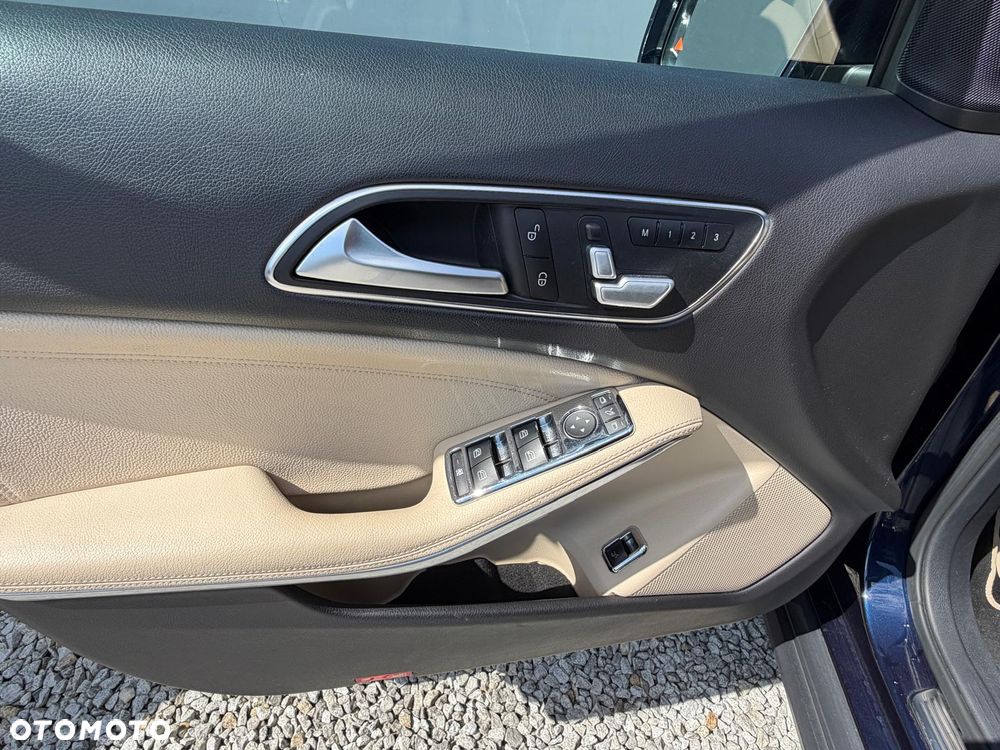 Mercedes-Benz GLA 250 7G-DCT Style - 31