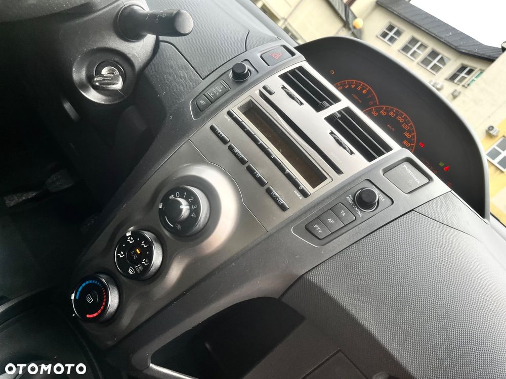 Toyota Yaris 1.33 VVT-i Executive - 17
