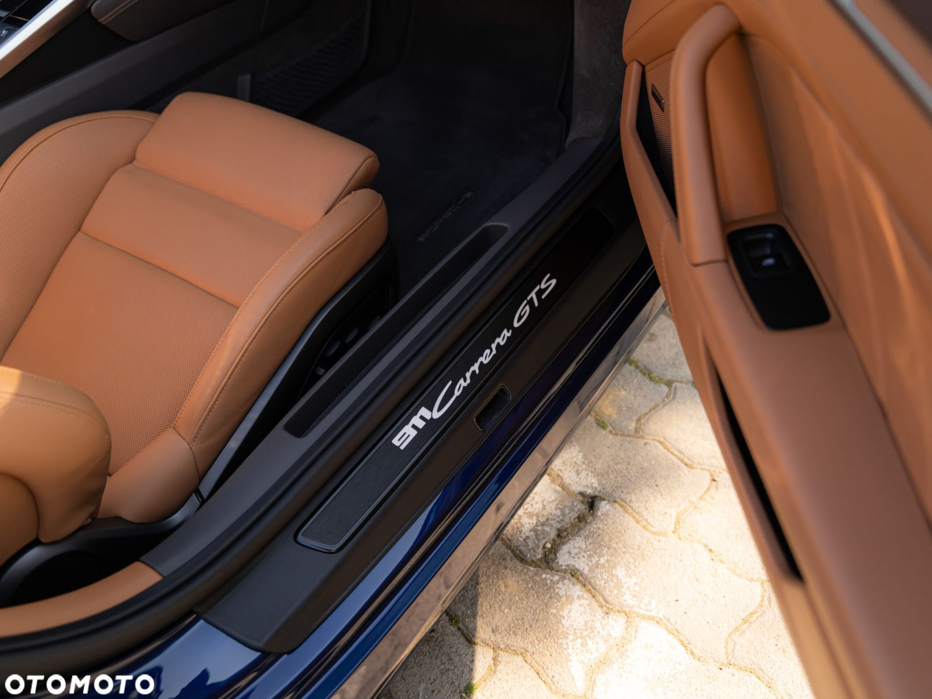 Porsche 911 Carrera GTS Cabrio - 39