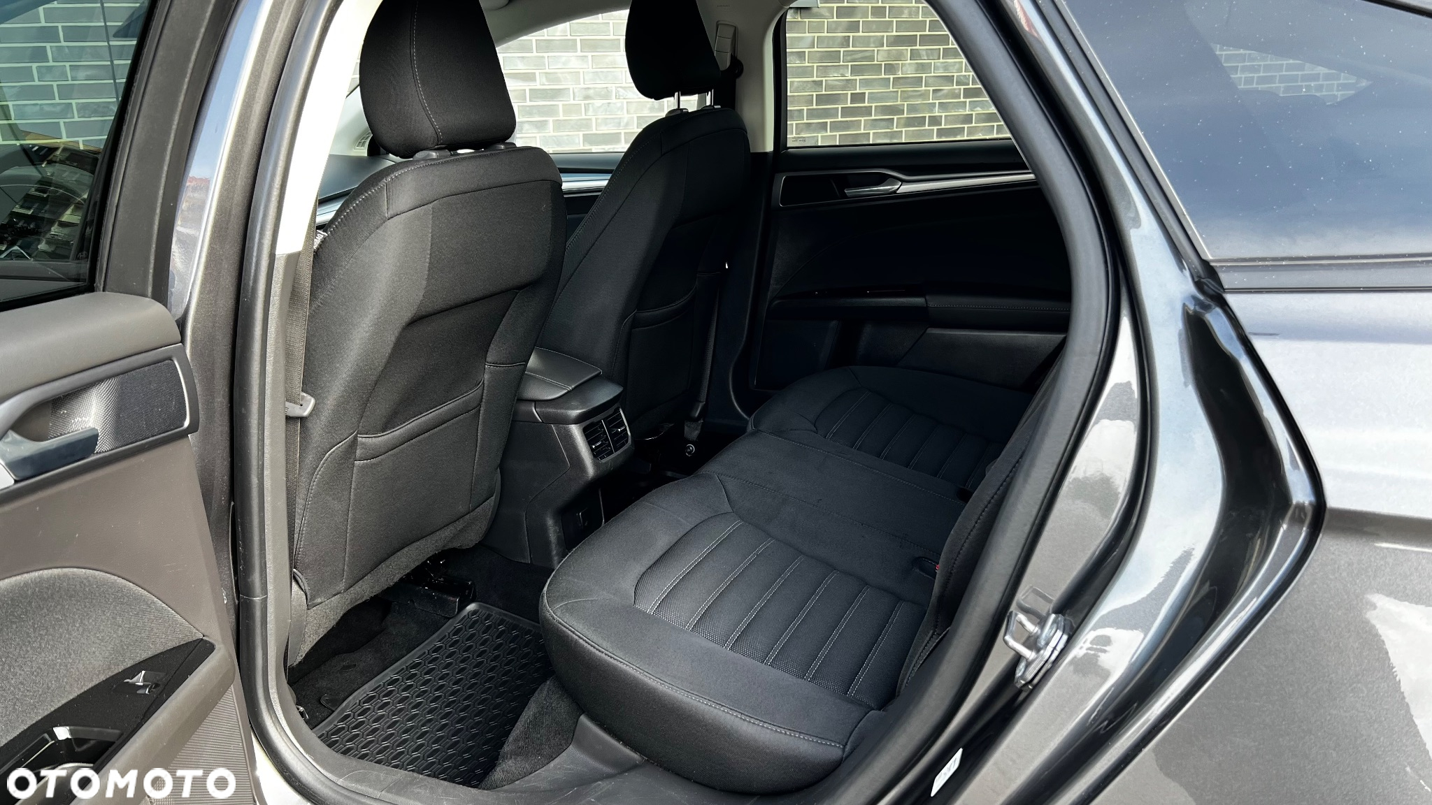 Ford Mondeo - 27