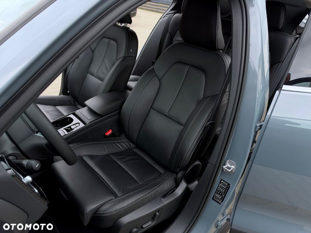 Volvo XC 40 - 32