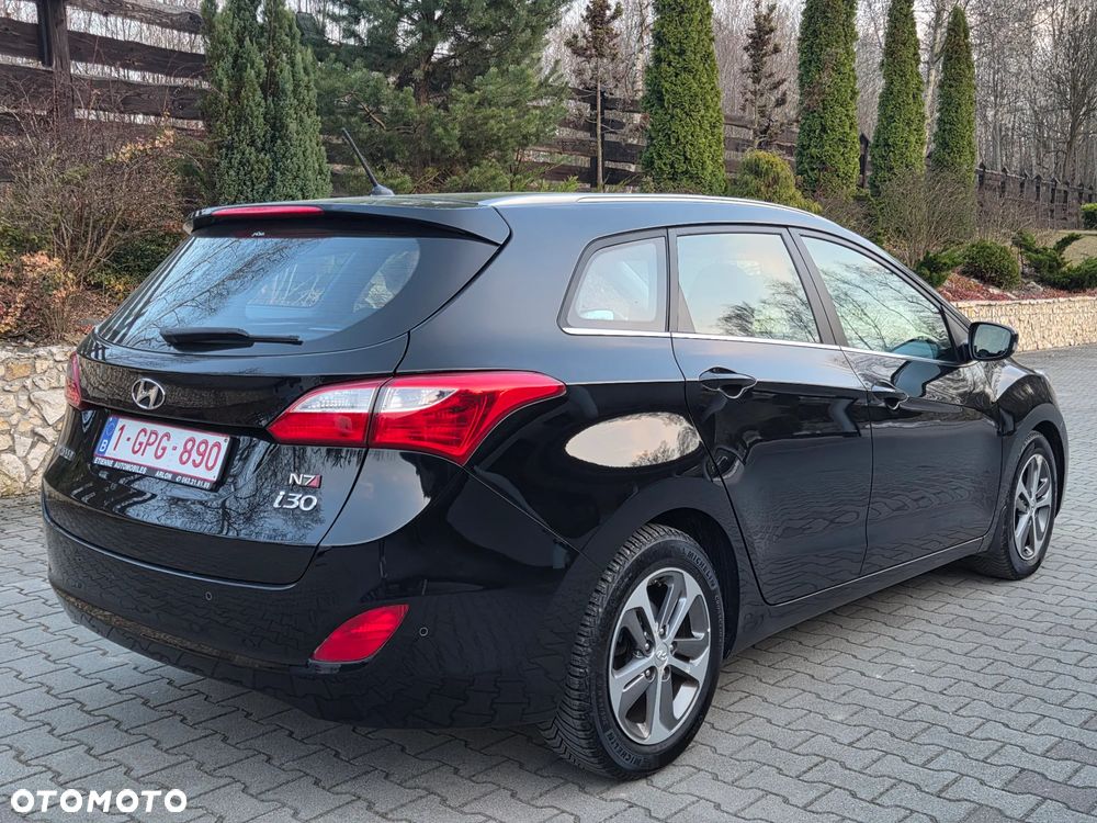 Hyundai i30 Kombi 1.6 GDi DCT Premium - 8