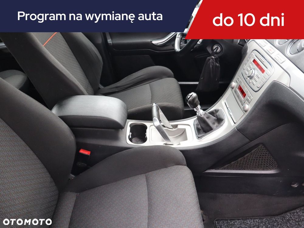 Ford S-Max - 11