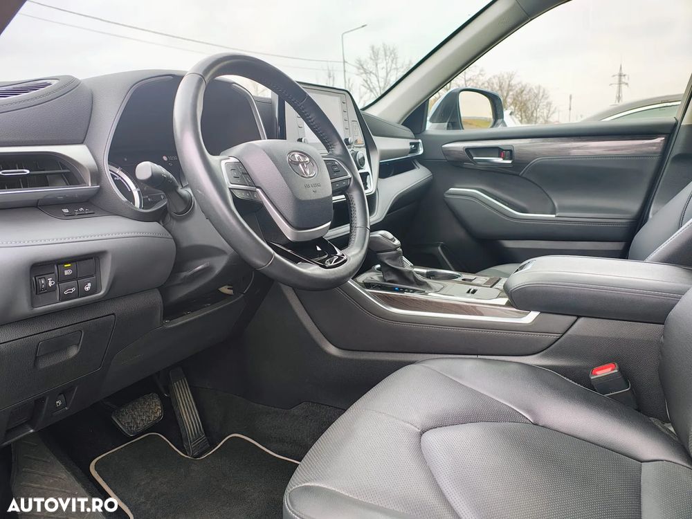 Toyota Highlander 2.5 L Hybrid Dynamic Force 248CP Exclusive Pearly - 6