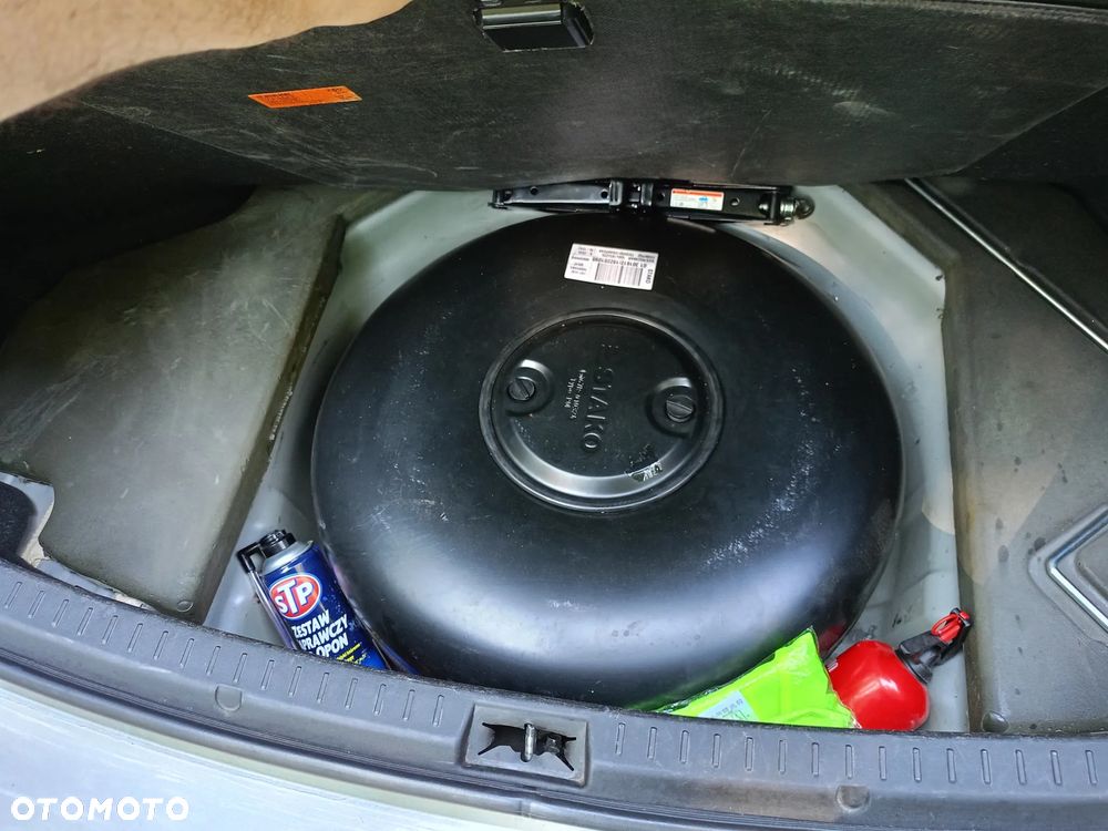 Toyota Avensis 2.0 Premium MS - 9