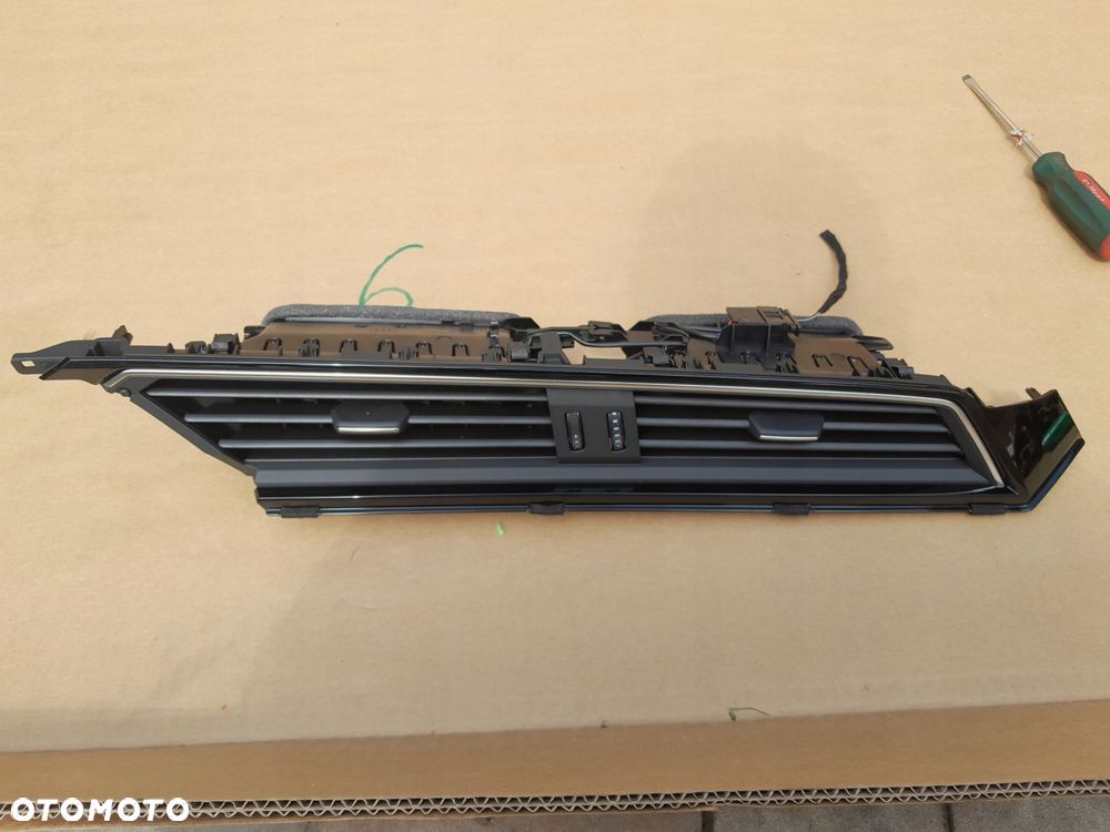 audi e-tron 55 kratka nawiewu środkowa 4kl820951 - 1