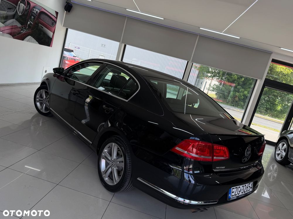 Volkswagen Passat - 10