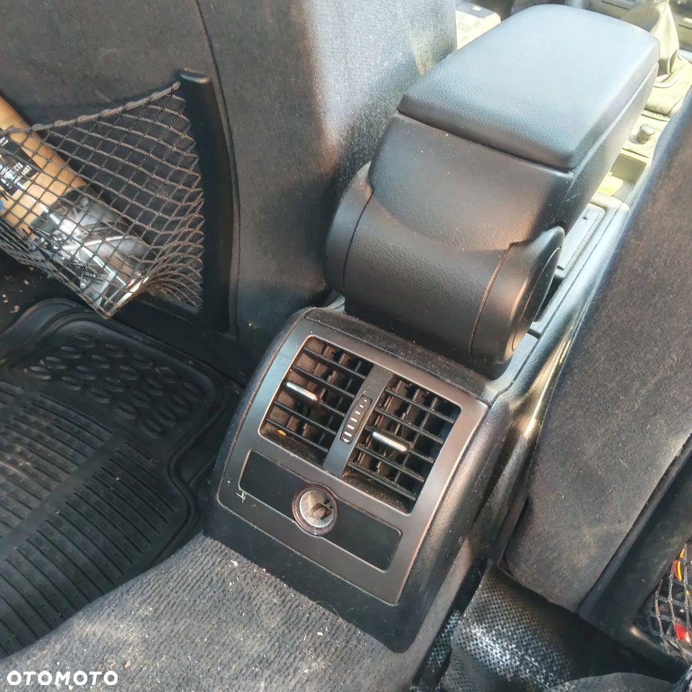 Audi A6 Limousine 2.4 - 12