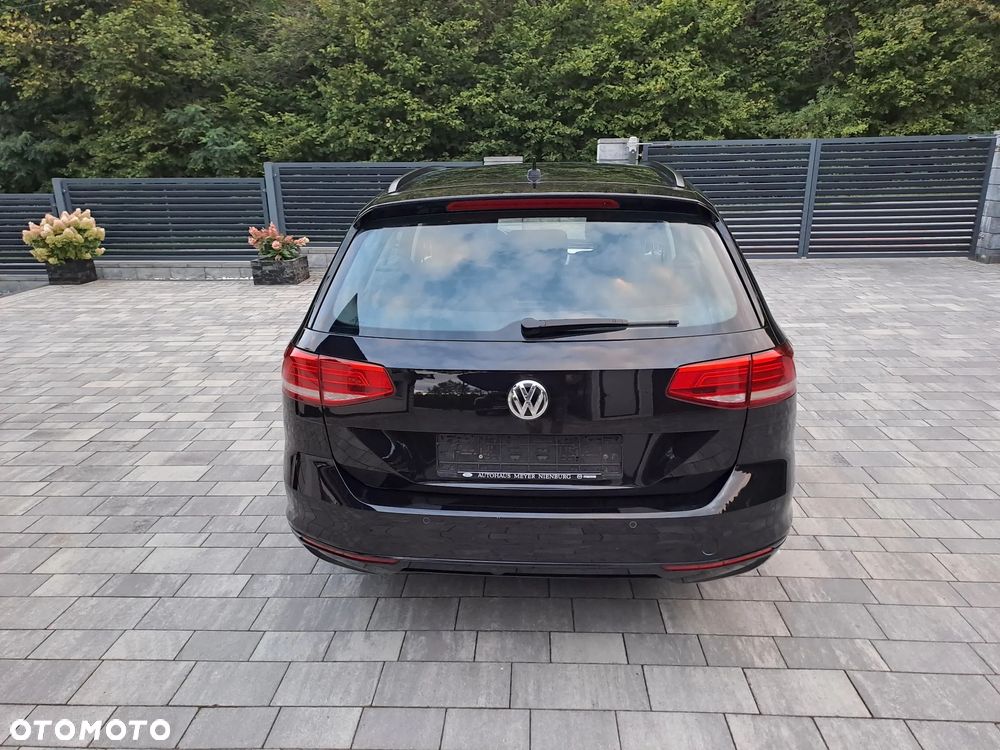 Volkswagen Passat - 8