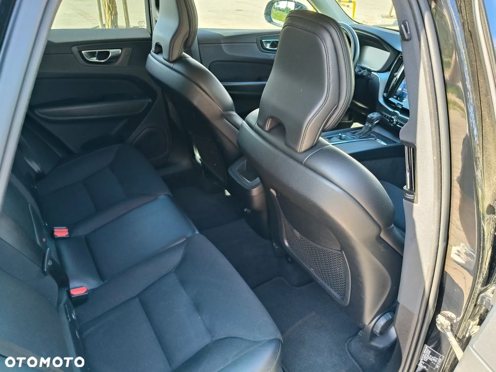 Volvo XC 60 T5 AWD Momentum - 12