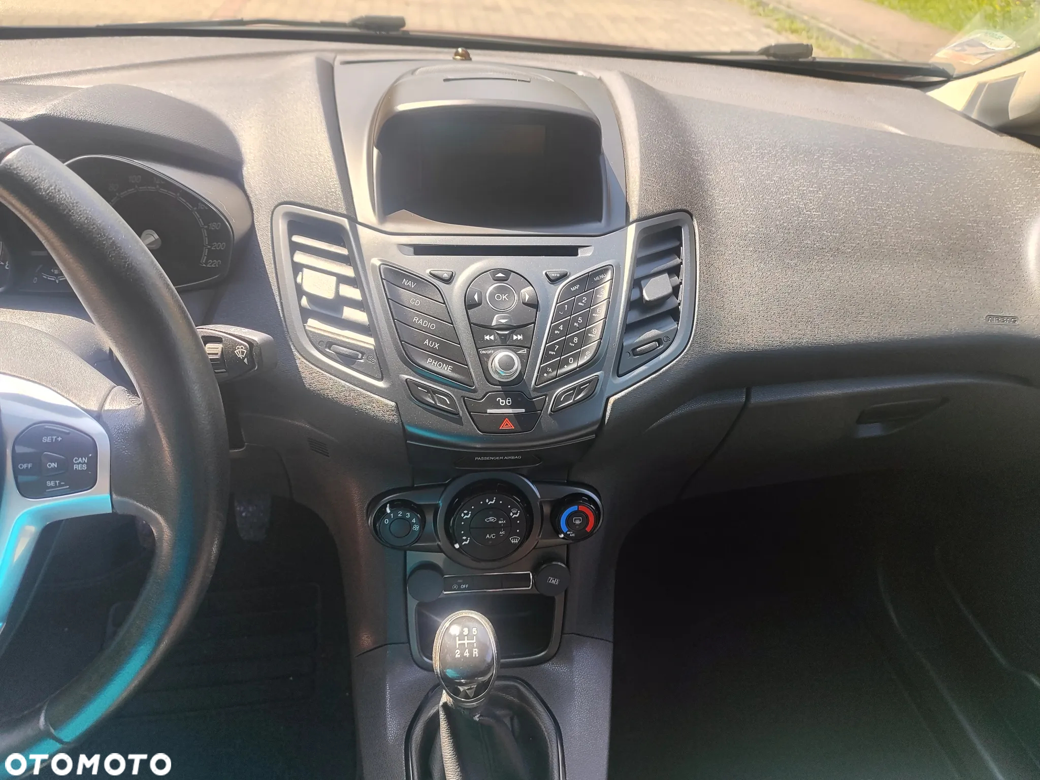 Ford Fiesta 1.0 EcoBoost Start-Stop Titanium - 26