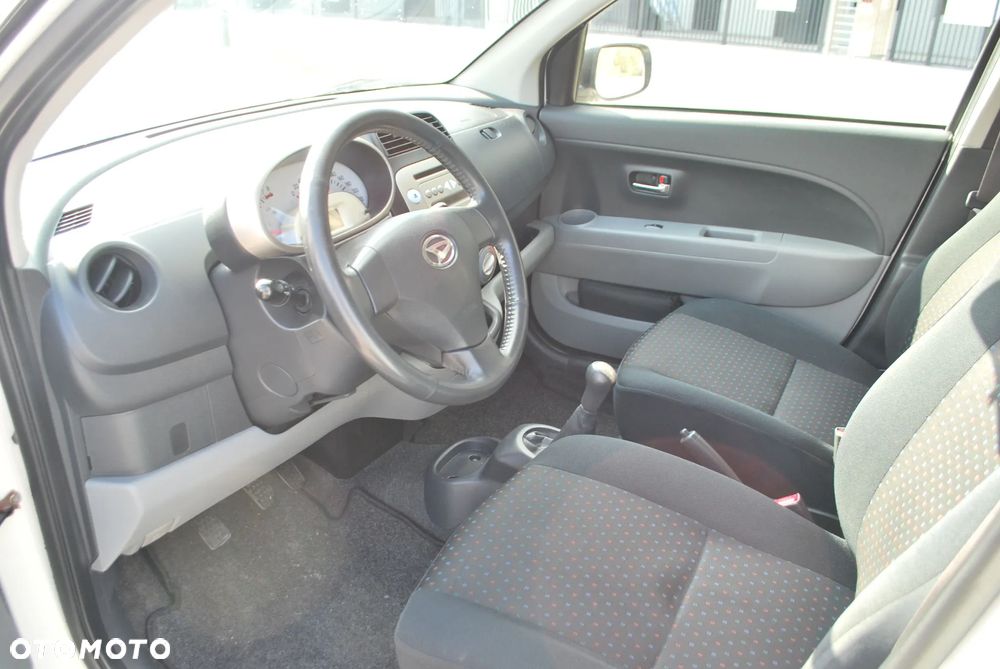 Daihatsu Sirion 1.3 - 5