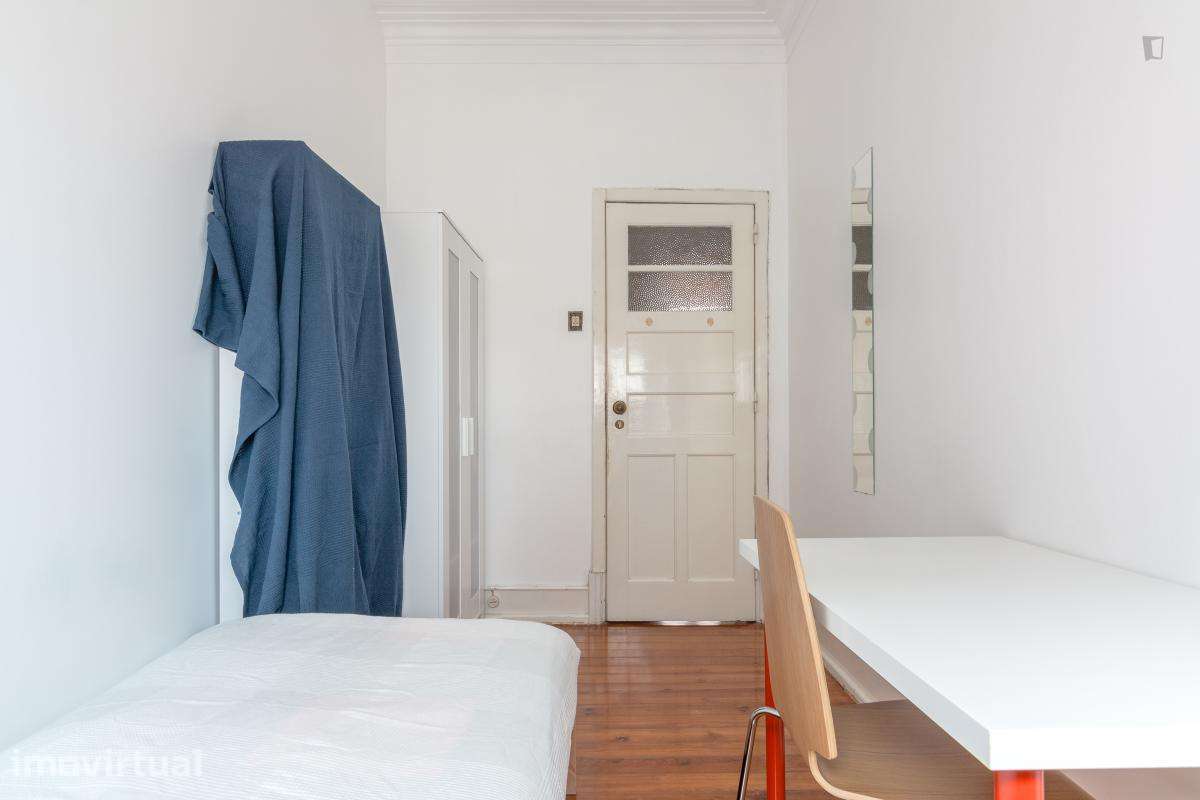 Quarto - localizado em Alameda Lisbon - Grande imagem: 3/16