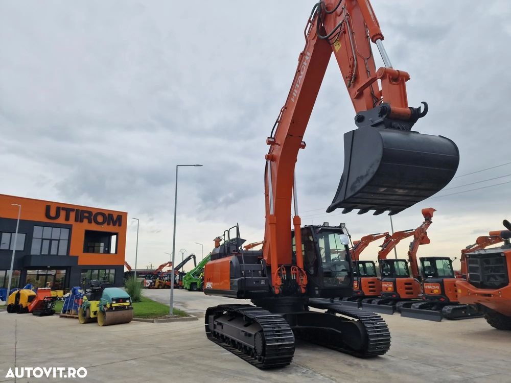 Hitachi ZX350LCN-6, 2018, 8.929h, INGUST 2,99m, CUPLA RAPIDA, cupa 2mc, ad sapare 8m, 2 inst hidr pe brate, ridica 20t, 3 camere, Masa operationala 36,5t, motor Isuzu 283CP, 3 pompe hidr,posibilitate leasing 3 ani, STARE FOARTE BUNA, PROMOTIE 99.000 EUR+tva - 16