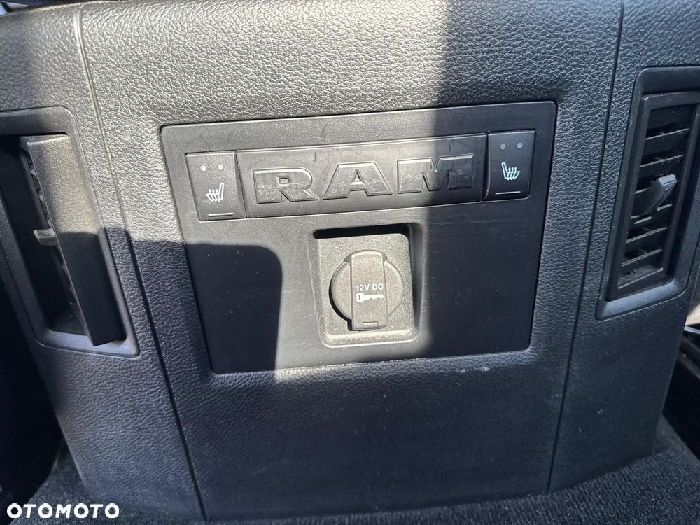 Dodge RAM - 32