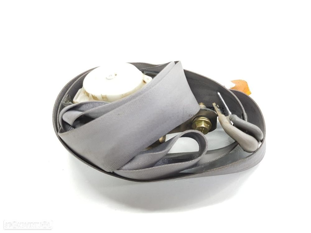 CINTO DE SEGURANÇA TRASEIRO DIREITO NISSAN PICKUP D22 - 1