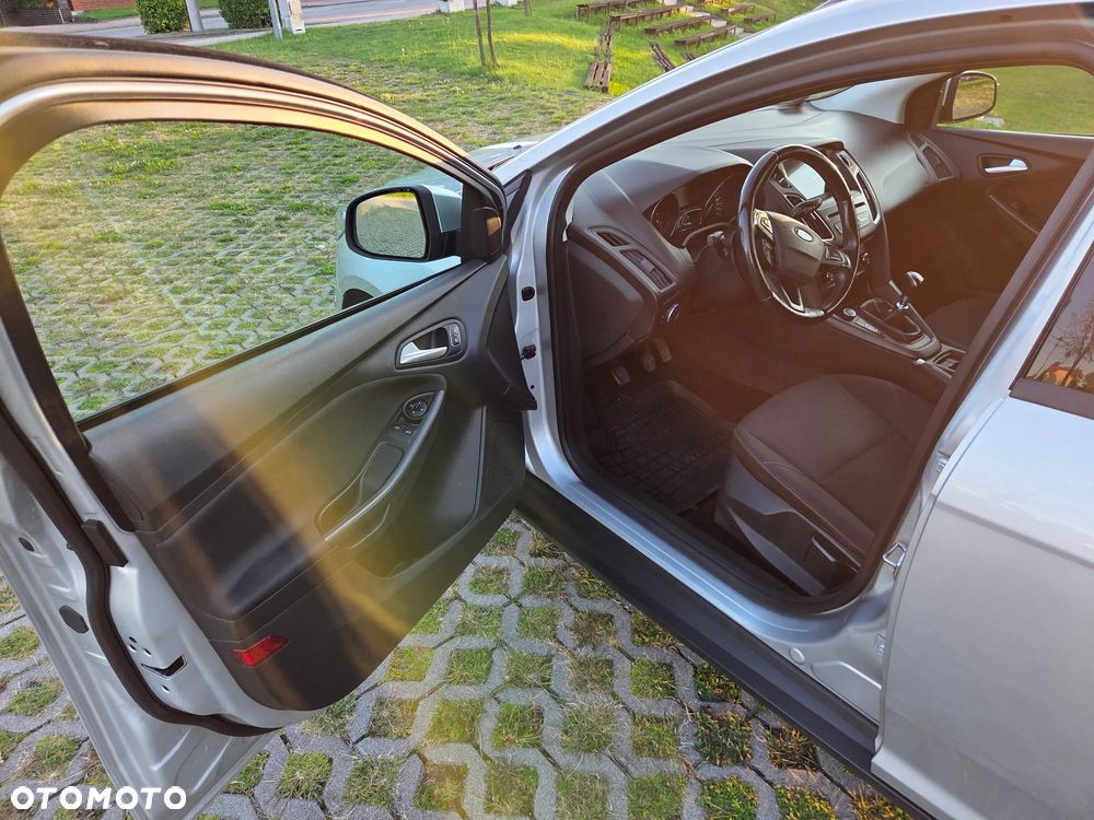 Ford Focus 1.5 TDCi SYNC Edition - 12