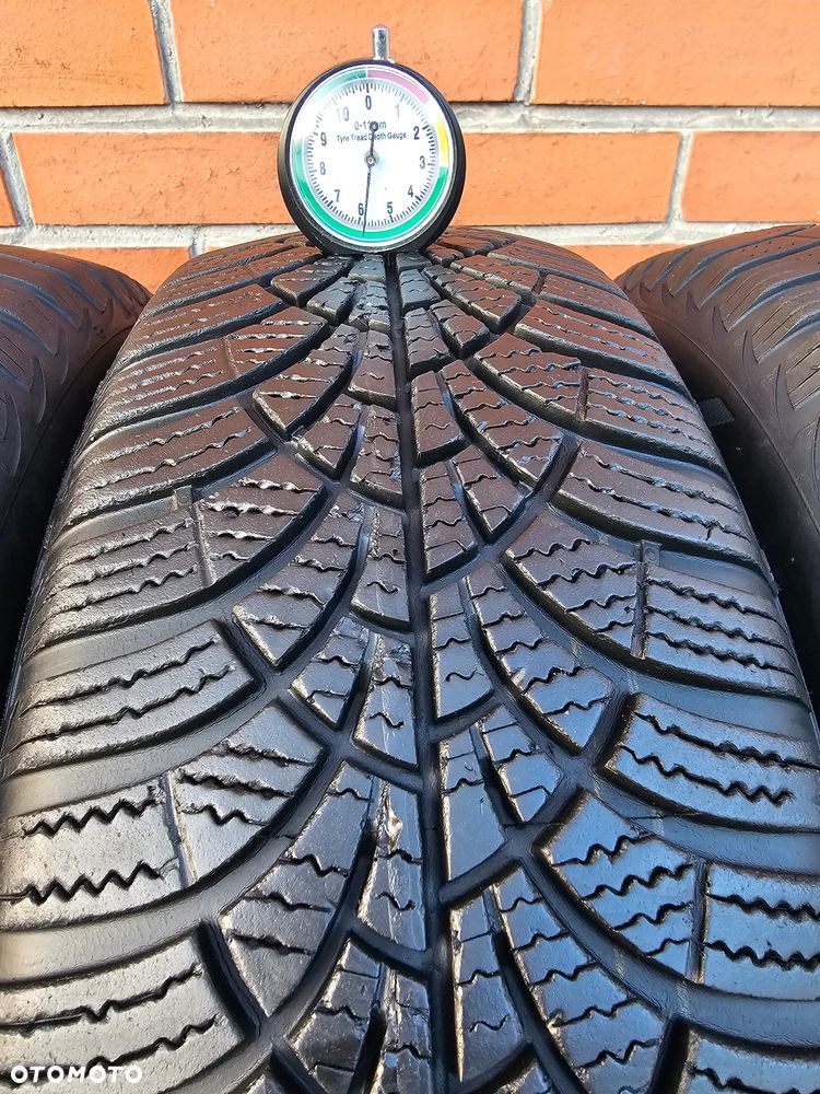 (A49) 175/65R14 82T 5,5mm / GoodYear UltraGrip 9 - 5