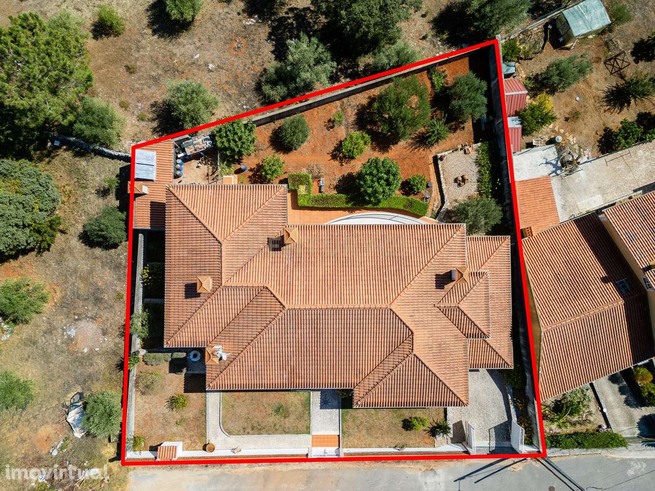 MORADIA T5 - Grande imagem: 2/47