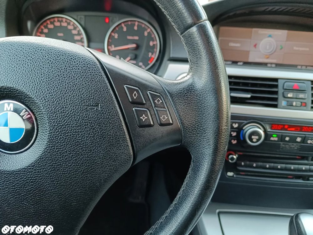 BMW Seria 3 320i Edition Exclusive - 22